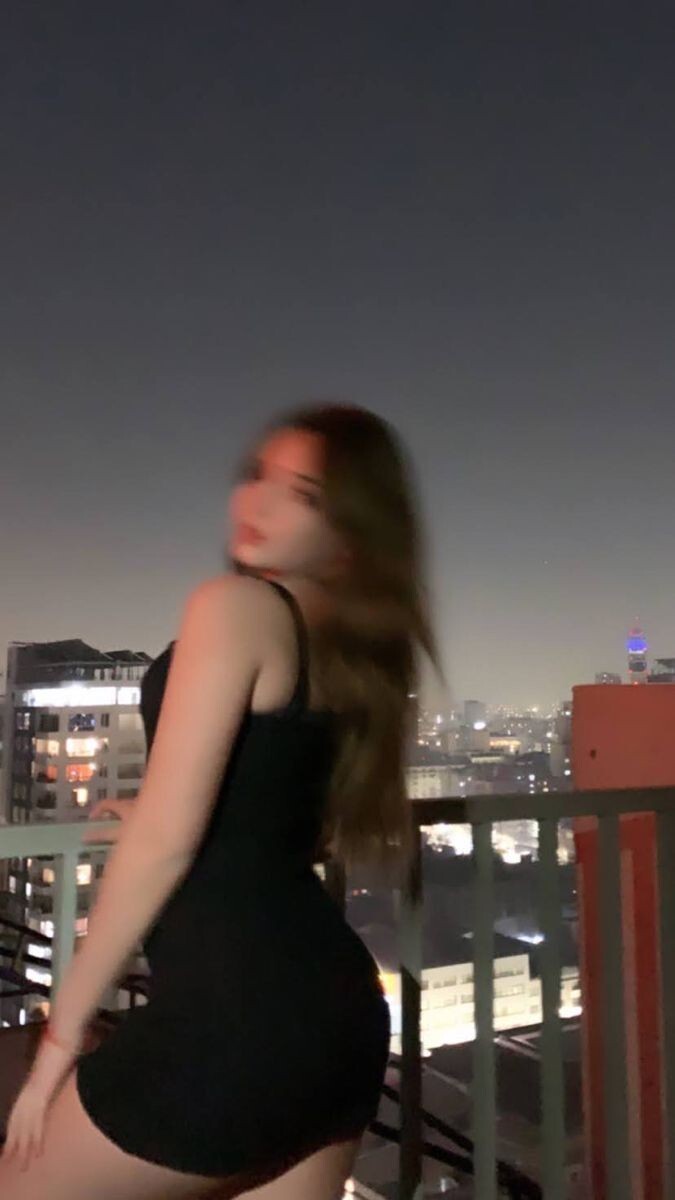 At gibi kadın mı yoksa minyon kadın mı daha çekici?