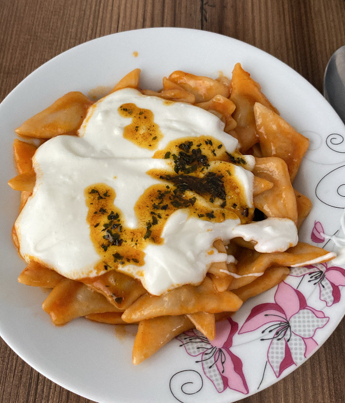Normal mantı mı seversiniz demleme mantı mı?