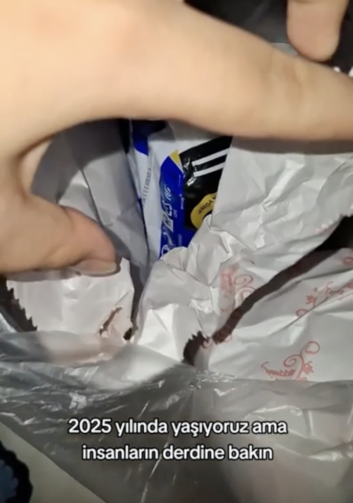Pedi simit paketine sarıp satan markete ne söylemek istersiniz?