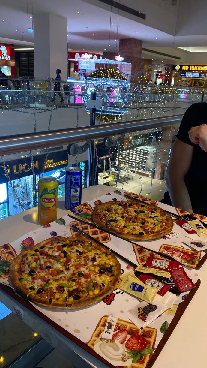 İnce hamurlu mu, kalın hamurlu mu pizzayı tercih edersin?