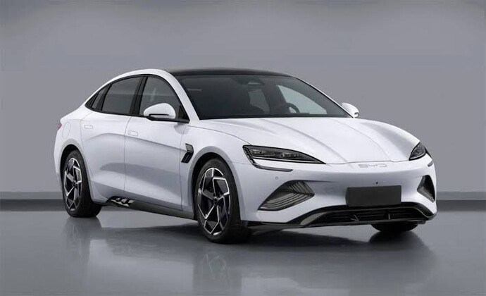 2016 Mercedes C mi, 2025 BYD Seal Sedan mı?