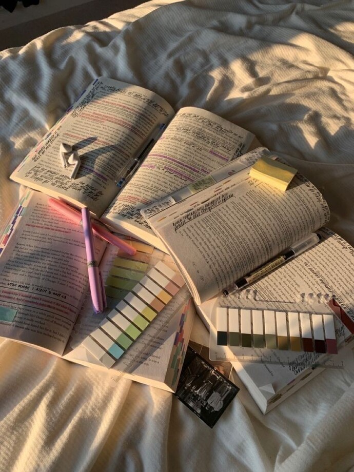 Kitap okurken sevdiğiniz alıntıların altını çizer veya post-it kullanır mısınız?