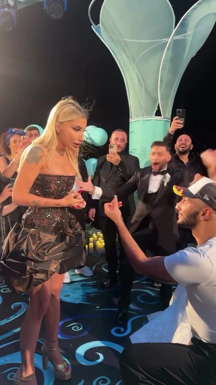 İrem Dericinin evlilik teklifini troll bulan bir tek ben miyim?