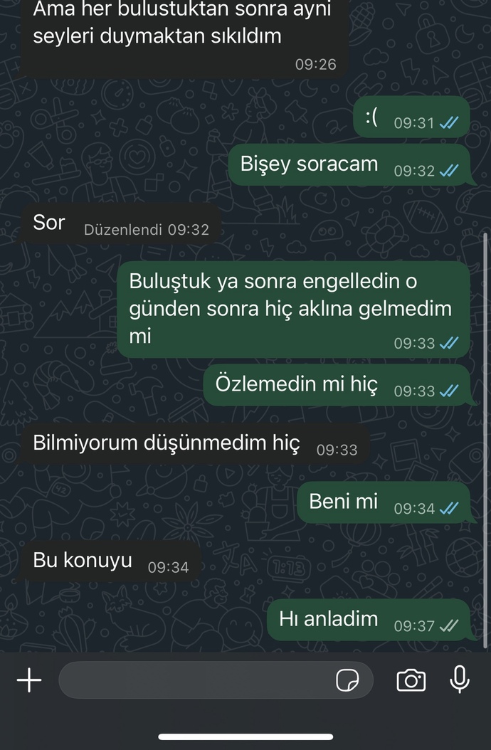 Sizce eski sevgilim duygusal bişey hissetmiyor mu?