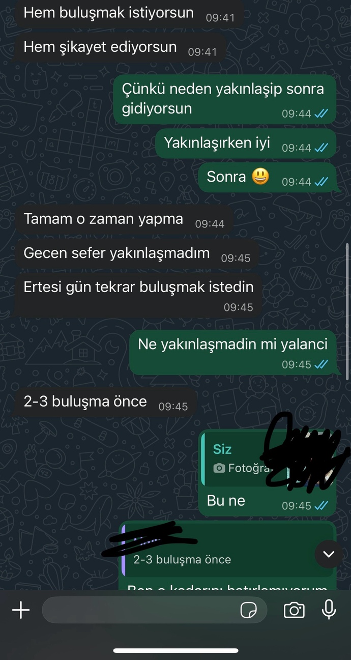 Sizce eski sevgilim duygusal bişey hissetmiyor mu?