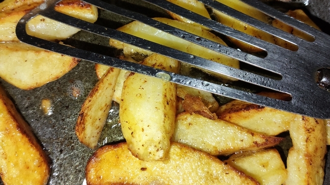 Öğlen yemeği için biraz özendim uzun zamandır yapmıyorum yemek🤭🤭tarifi isteğen olursa yazsın bir afiyet olsun alırım 🤭🤭🤭 ?