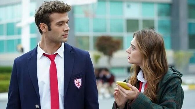 Flört gibi davranıp "beni yanlış anlamışsın" diyen birine tepkin ne olur?