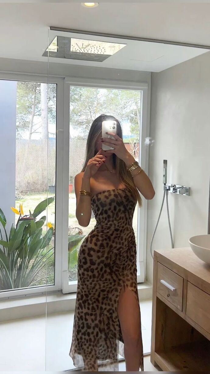 Leopar desenli elbiseler güzel mi sizce?