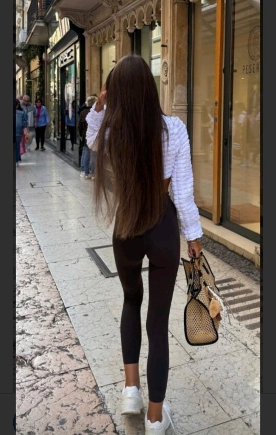 Zayıf Kizlar size görede cok güzel degil mi?