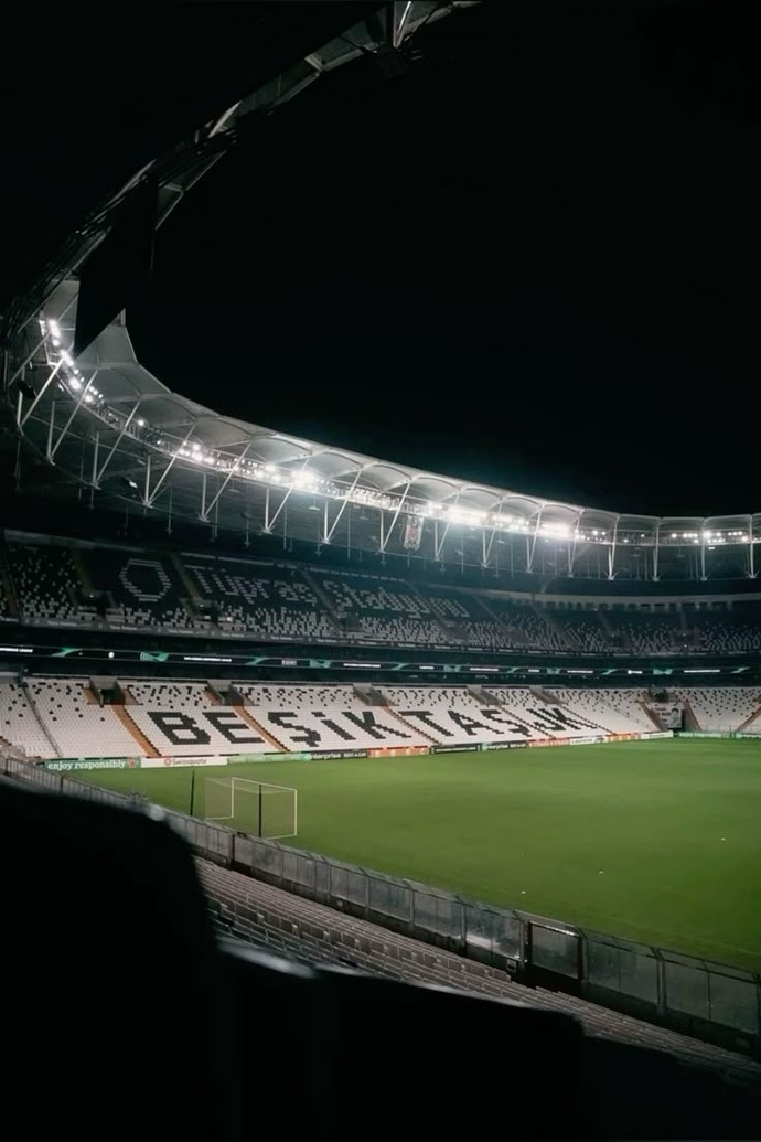Derbi günü gelen mesajlara bakar mısınız?