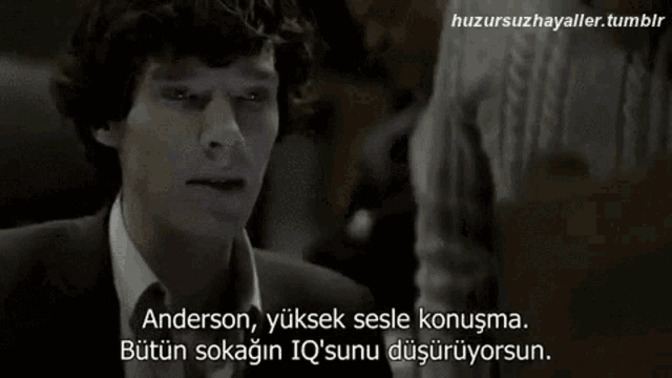 Aile bireyleriyle misafirlikteyken yüksek sesle konuşan kişileri uyarır mısın?