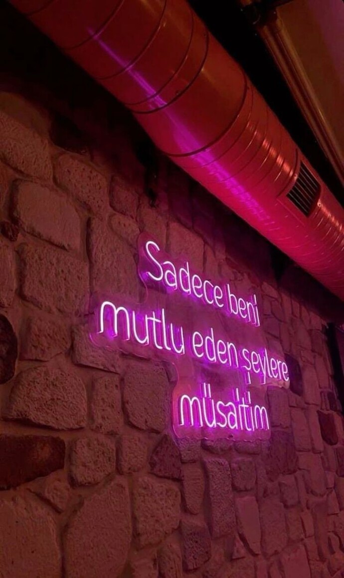Tek başına mı yoksa kalabalıkta mı mutlusun?