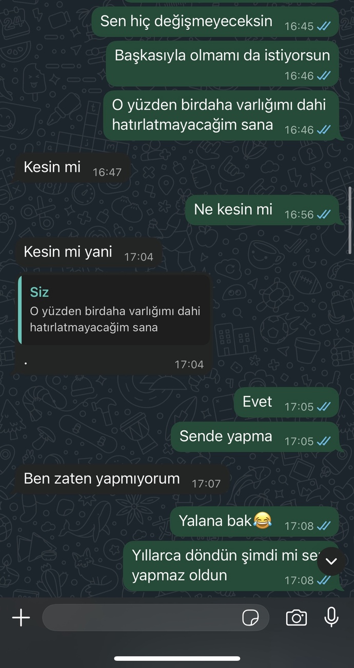 Sizce eski sevgilim beni oyalıyor mı yoksa istemiyor mu?