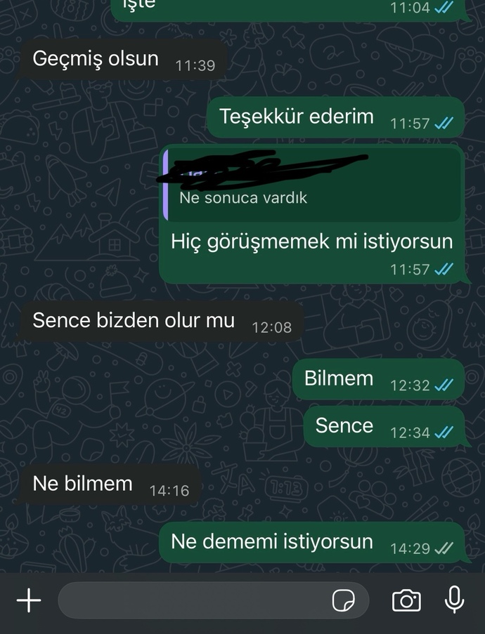 Sizce eski sevgilim beni oyalıyor mı yoksa istemiyor mu?