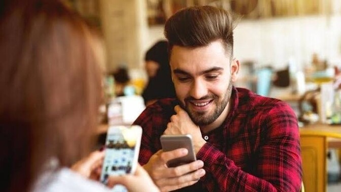 Sevgilinizin size fake hesaptan yazdığını öğrenseniz ne yaparsınız?