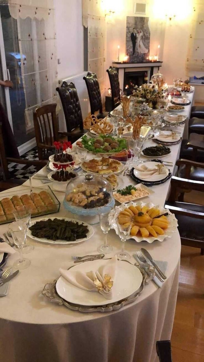 Kalabalık aile sofralarındaki o güzel sohbetleri sever misiniz?