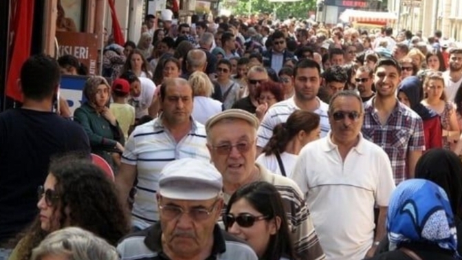 Türkiye'de yaşlı nüfus artarken çocuk nüfusu hızla düşüyor! Sizce neden böyle oluyor?