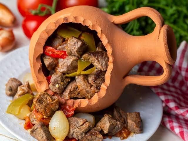 Eşiniz/Sevgiliniz akşam akşam ‘’TESTİ KEBABI’’ istese yapar mıydınız?