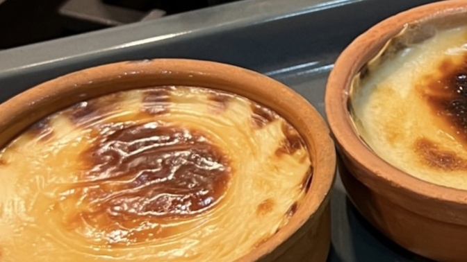 Mmmmmm mis gibi hamsiköy sütlacı yaptım gecen hafta yaptım ama şu an aklıma geldi paylaşmak 🥰🥰enfes oldu tadı?