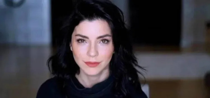 Merve Boluğur: Aferin l*n. Giyinmeyi öğrenmişsiniz ama giyinmeyle adam olunmuyor dedi. Burayı okuyacak olsa ona ne derdiniz?