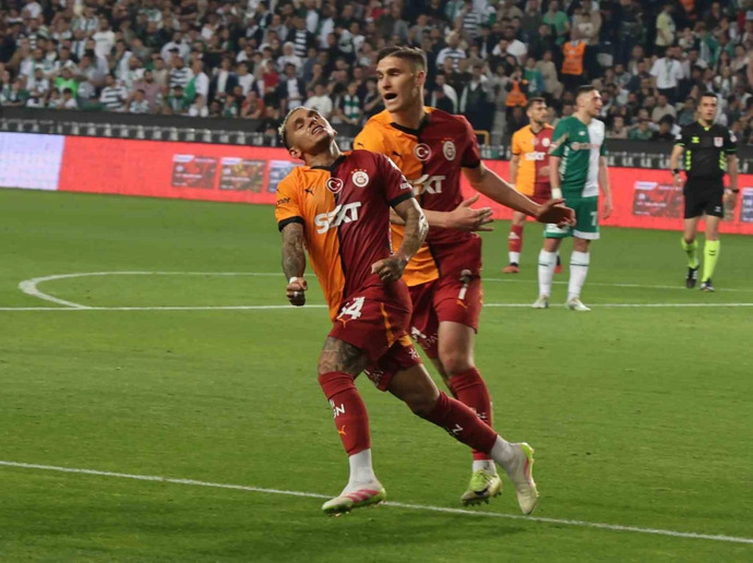Galatasaray maçını izleyen var mı?