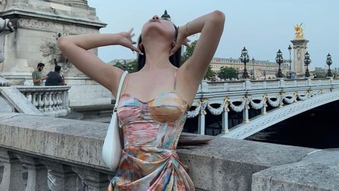Şöyle elbiselerin modası geçmedi mi sizce?