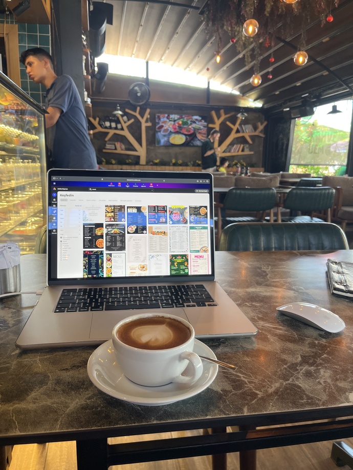 Barista kız bana mı yürüyor sizce?