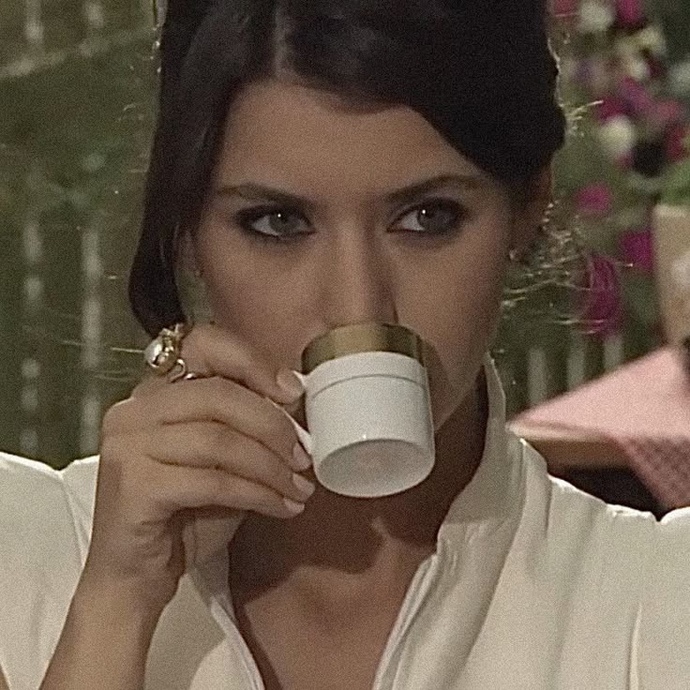 Aileler arası tanışmada adetler sorulurken ne yaparsanız sizin şerefiniz diyen birine tepkiniz ne olur?