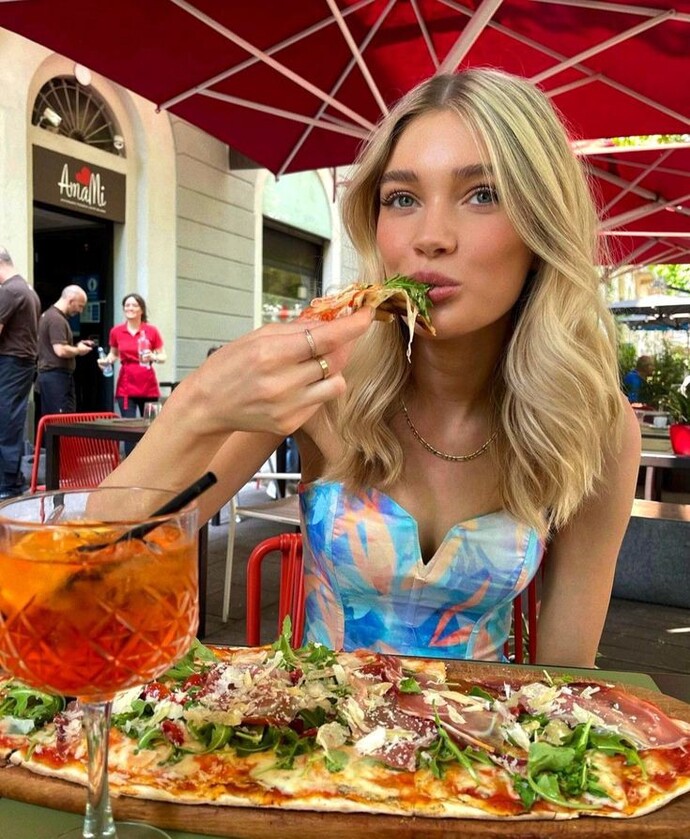 Pizza elle mi yenir?