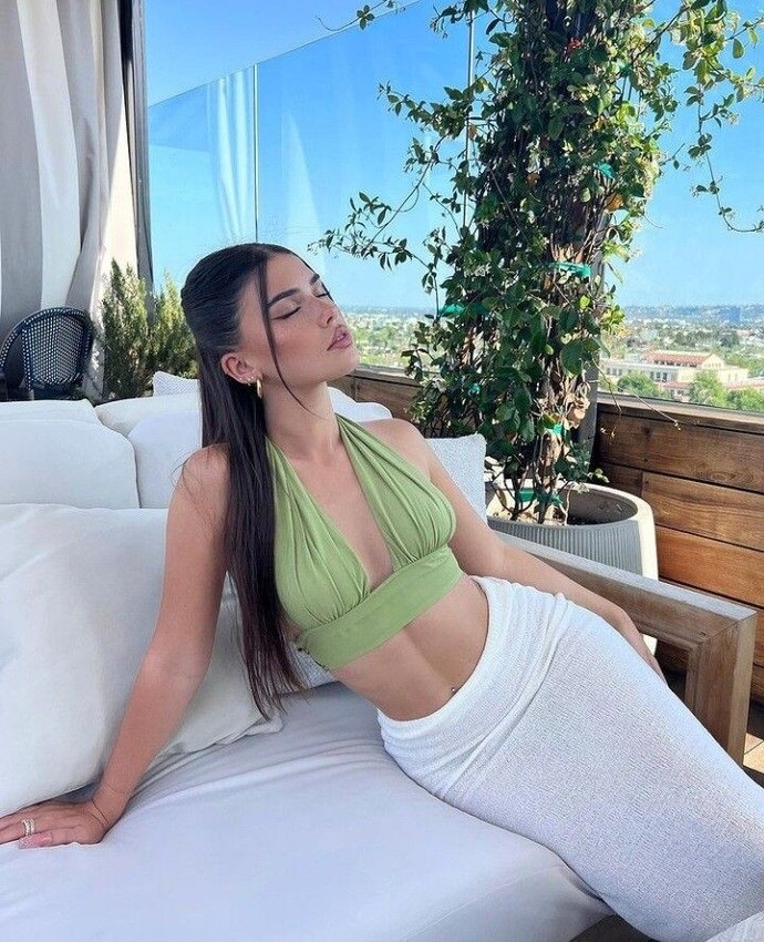 Yaz mevsimi kombinlerinizin vazgeçilmez parçası nedir?