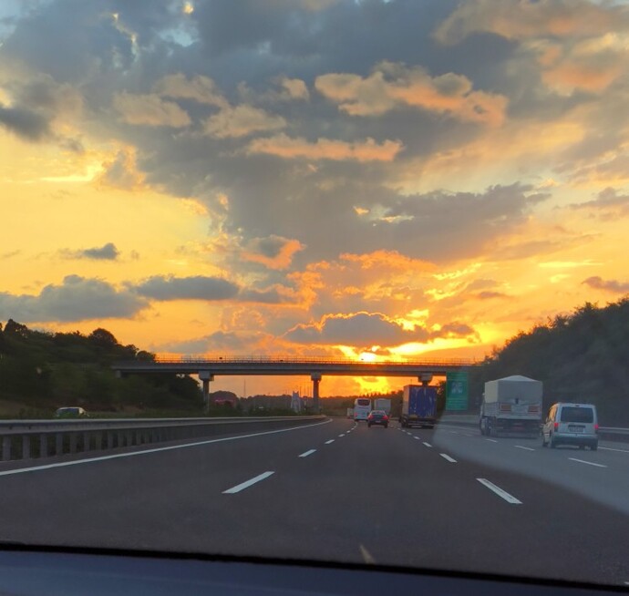 Tam şu an kim sana gelsin isterdin?