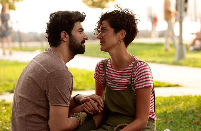 Küçük bir elveda büyük bir aşkı bitirebilir mi?