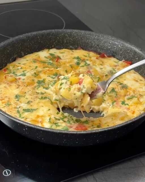 Kahvaltıda bol peynirli ve patatesli omlet sever misiniz arkadaşlar?