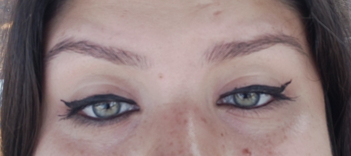 Eyelinerı çok mu çirkin çekmişim?