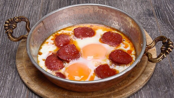 Sucuklu yumurta sever misiniz?