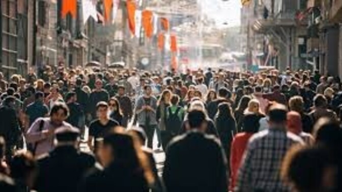 Sizce toplumda Dişiliğin ön planda olduğu kişiliğin ise başka planda olduğu bir toplum da sizce neler eksik günümüzde?