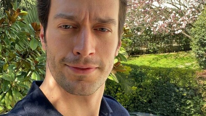 Ben bu adama aşığım ya ne yapcam çok beğeniyorum?