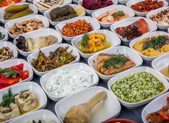 Eşiniz/Sevgiliniz atıştırmalık ‘’7 ÇEŞİT MEZE’’ istese yapar mıydınız?