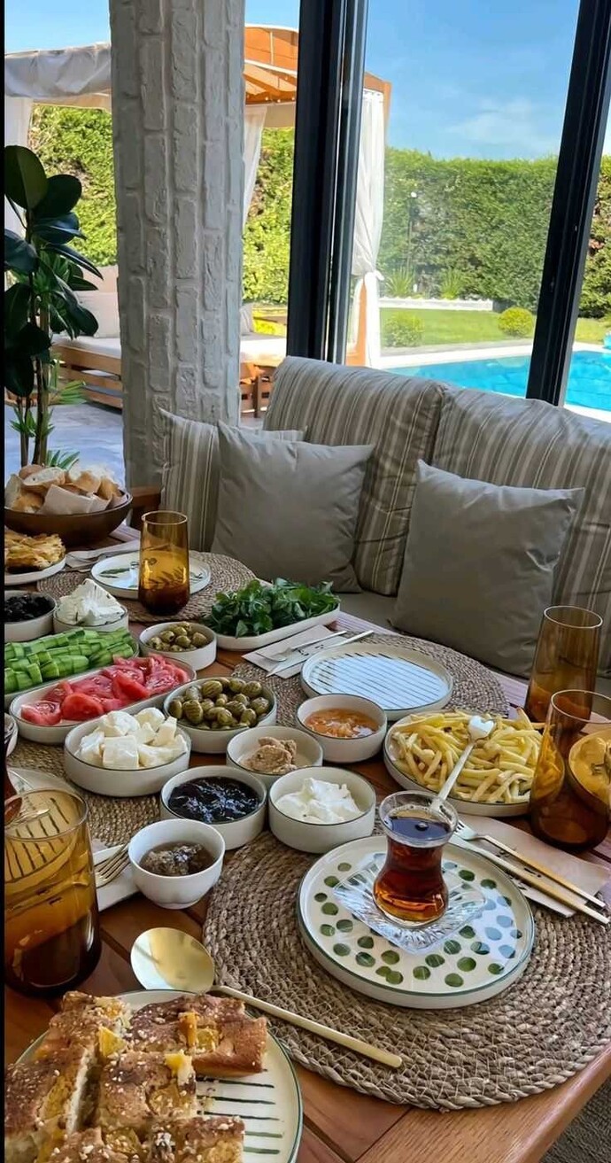 Uzun kahvaltılar için rahat koltuklu işletmeleri tercih eder misiniz?