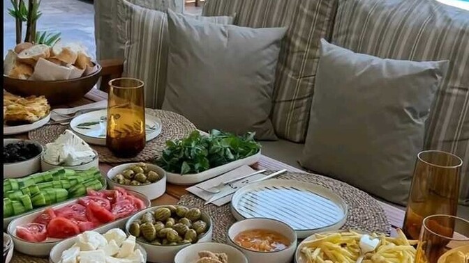 Uzun kahvaltılar için rahat koltuklu işletmeleri tercih eder misiniz?