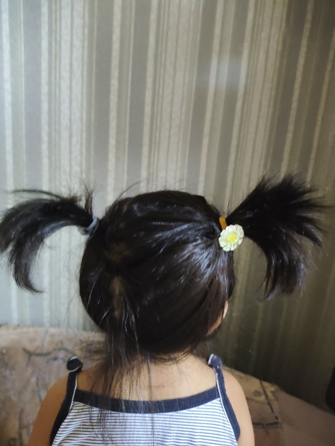 Kuaförlük mesleğine ilk adımı attım… sizce 1 ayda Paris Moda Haftası’na çağırırlar mı?🤭🤭?