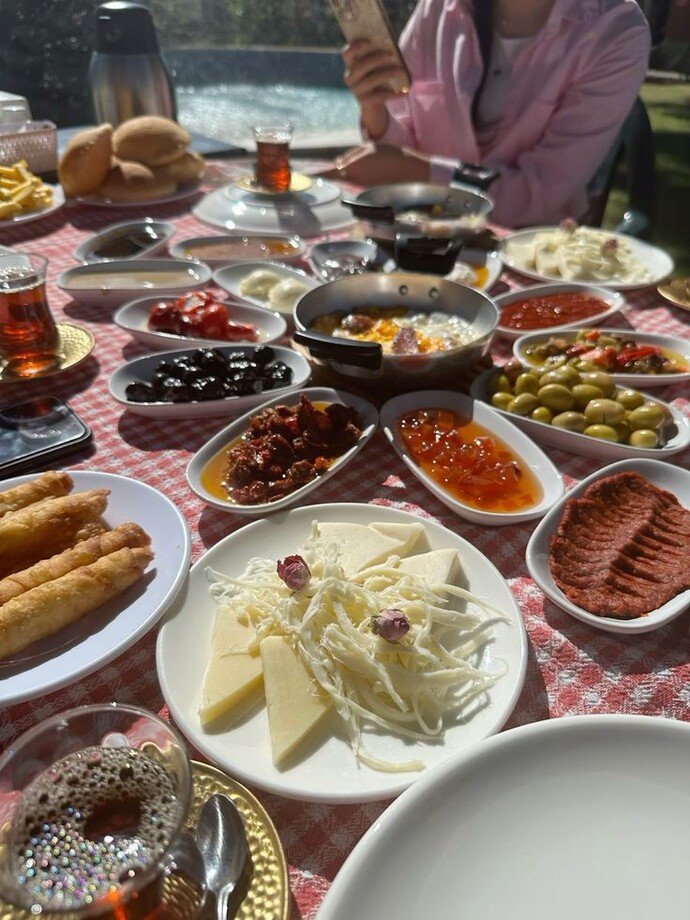 Kahvaltıyı hazırlamak mı keyifli yoksa yemesi mi?