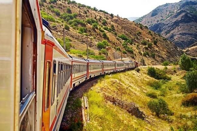 Tren yolculuklarını sever misiniz? Daha önce hiç turlara katıldınız mı?