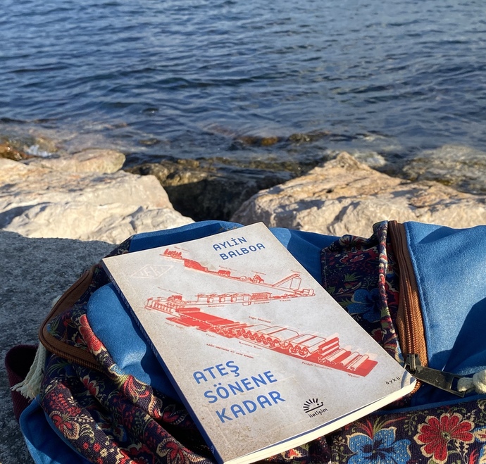 Ne okuyor/izliyor/dinliyorsun bize bir söz bırakmak ister misin?