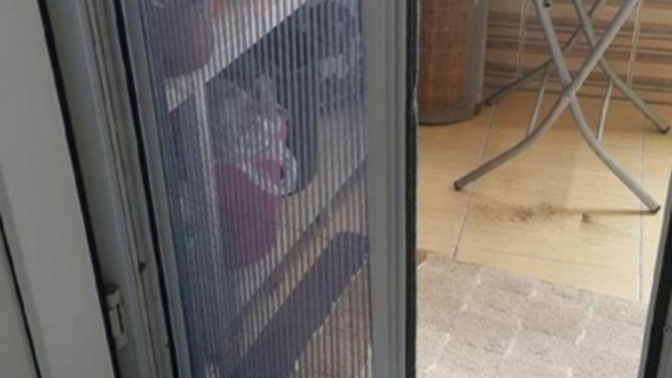 Balkon sinekliklerinde sürgülü mü yoksa mıknatıslı sineklikler mi daha kullanışlı olur?