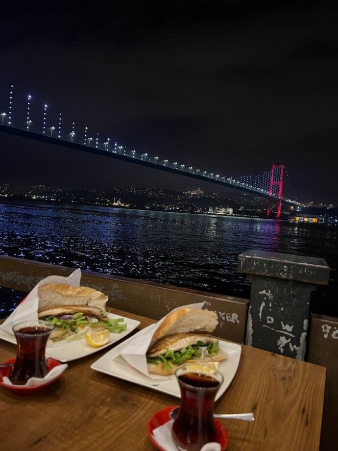 Sokakta gördüğün ilk yiyeceği genelde dener misin?
