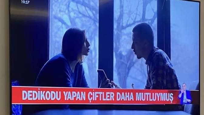 Biz erkeklerle dedikodu yapmayı seviyoruz zaten gidip kimseye anlatmıyorlar , sanırım çoğunlukla dinlemiyorlarda değil mi?