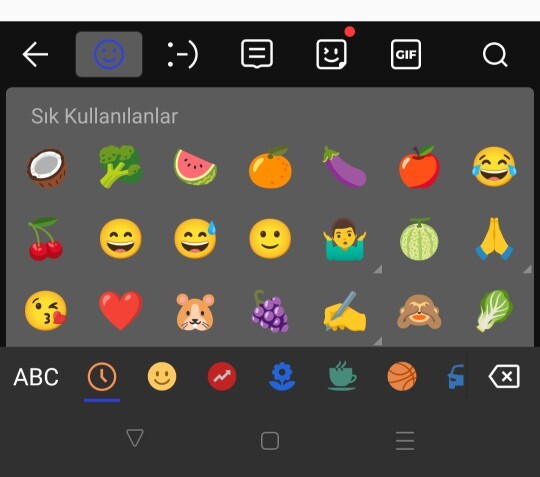 Hiç arkadaşınıza yanlışlıkla farklı emoji yolladınız mı?