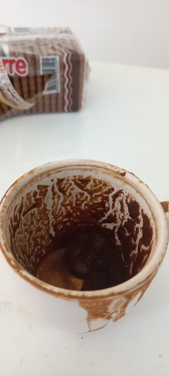 Falıma bakabilecek kişi var mı? falımda ne çıkmış? ben büyük siyah kalp gördüm biri taşıyor sanki ama bu ne demek?