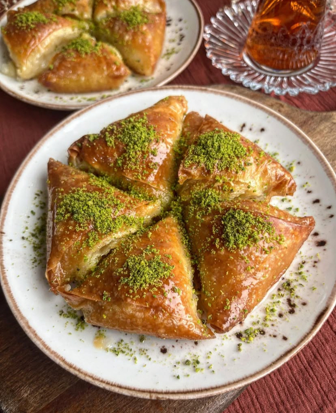 Doğu Karadeniz’in enfes lezzeti olan Laz böreğini hiç yediniz mi?